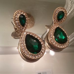 Pretty vintage earrings beautiful colors